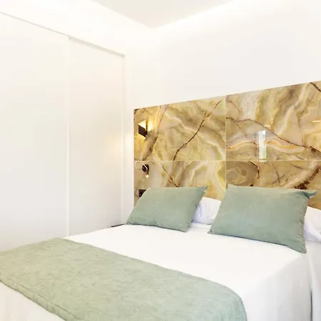 Un Acogedor Complejo Compuesto De 5 * Barbate