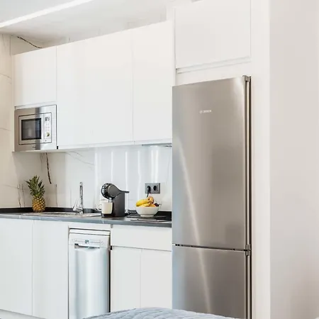 Un Acogedor Complejo Compuesto De 5 Apartment *