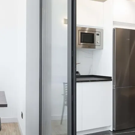 Un Acogedor Complejo Compuesto De 5 Apartment Barbate